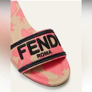 FENDI
Floral Canvas Logo Slide Sandals
38.5